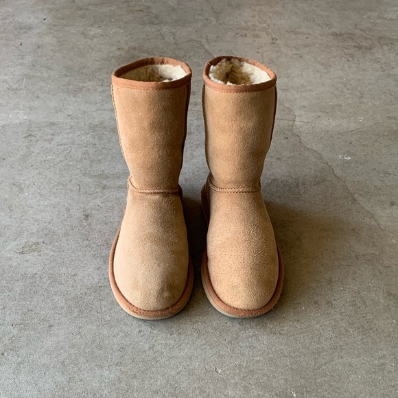 UGG Classic Caramel Short 5825 Caramel Suede/Sheep Leather Linings Winter Boots - Picture 3 of 5